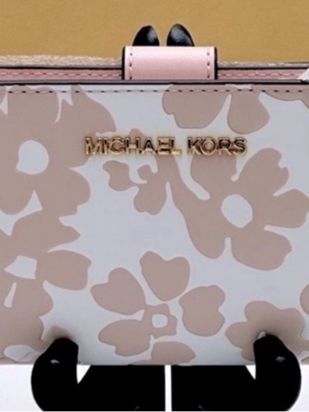 Michael Kors Blush and White Floral Leather Wallet with Gold Logo - Picture 3 of 9